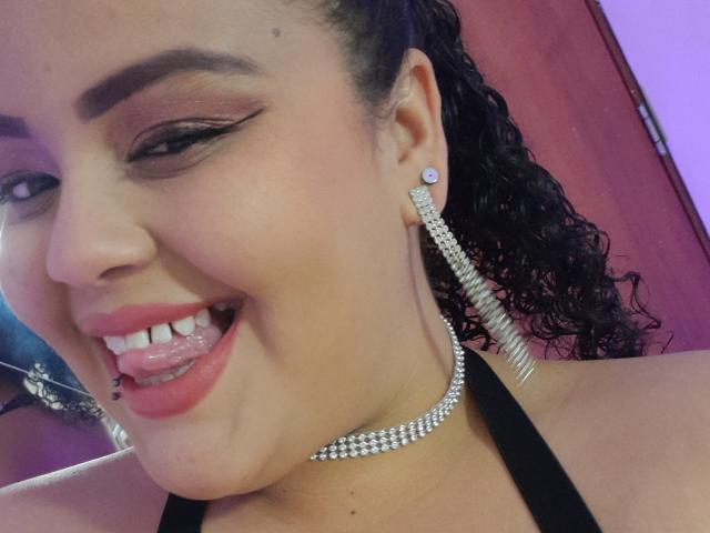 MelannieCarter - Live Sex Cam - 27856934