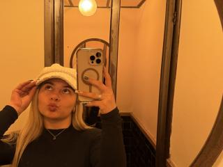 AtheneaRossi - Sexe cam en vivo - 27864416