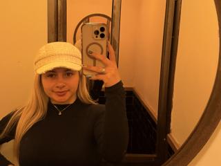 AtheneaRossi - Sexe cam en vivo - 27864419