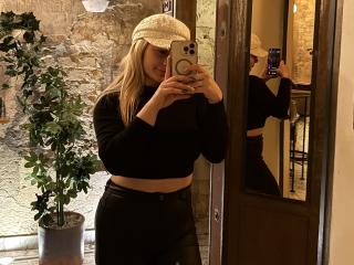 AtheneaRossi - Live porn &amp; sex cam - 27864422