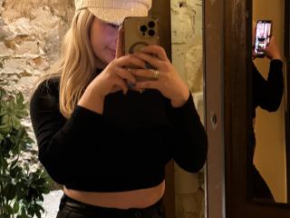 AtheneaRossi - Sexe cam en vivo - 27864431