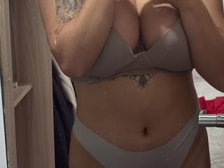 AtheneaRossi - Sexe cam en vivo - 27864512