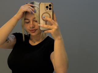 AtheneaRossi - Sexe cam en vivo - 27864527