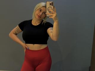 AtheneaRossi - Live porn &amp; sex cam - 27864530