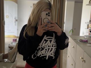 AtheneaRossi - Sexe cam en vivo - 27864542