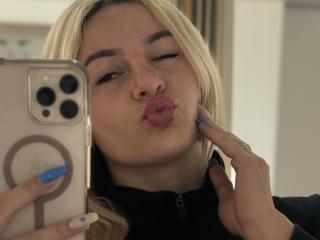 AtheneaRossi - Sexe cam en vivo - 27864551
