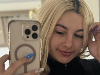 AtheneaRossi - Sexe cam en vivo - 27864557