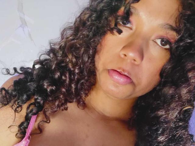 KellyAmbaris - Live Sex Cam - 27871754