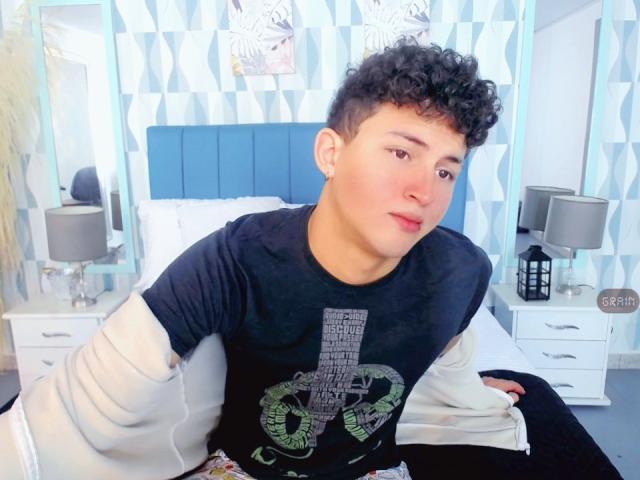 AxelSavage - Live sex cam - 27875465