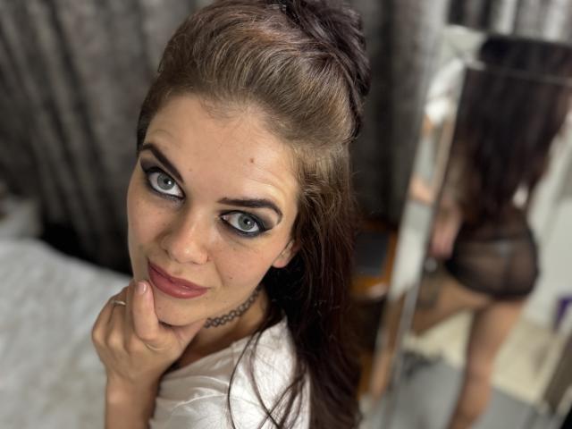 ChadeOnly69 - Live Sex Cam - 27883175