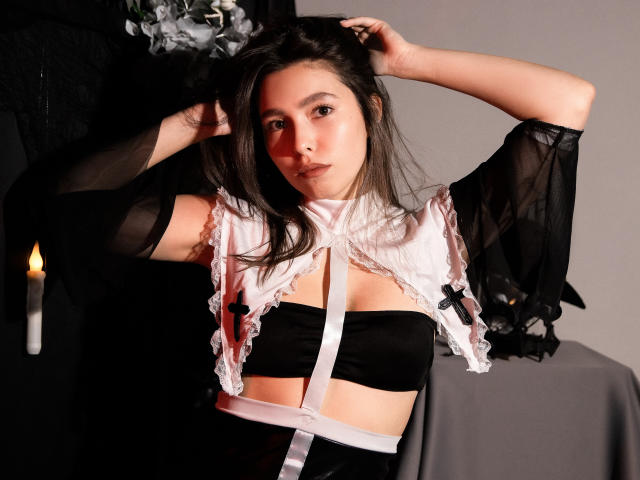 LounaLove - Live sex cam - 27901265