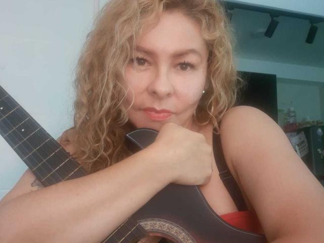 MiaAmoretti - Sexe cam en vivo - 27904073