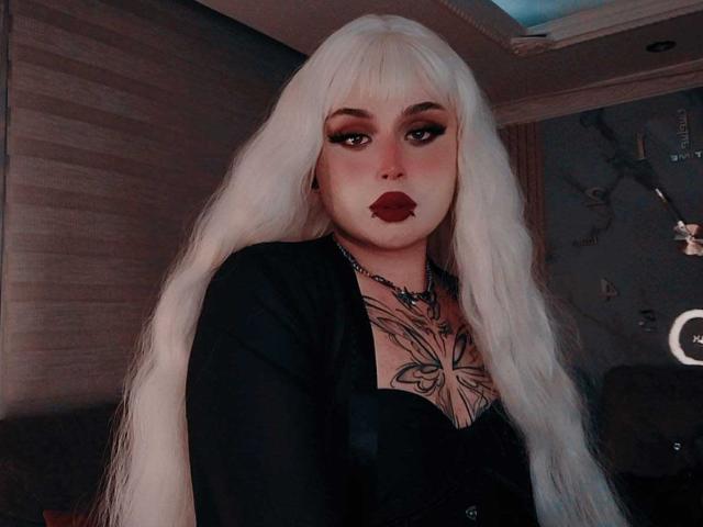 MadameRaven - Live Sex Cam - 27918989