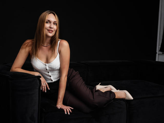 EvelynCute - Live porn &amp; sex cam - 27925610