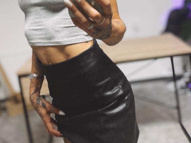DaneeSoHot - Sexe cam en vivo - 27932081