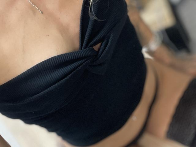 DaneeSoHot - Sexe cam en vivo - 27932327