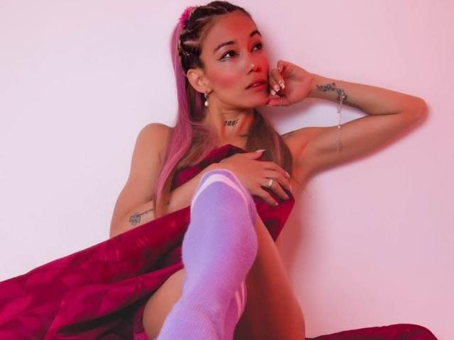 Veroo69 - Live sex cam - 27932972