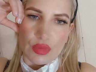 GiuliaAddams - Live sex cam - 27939317