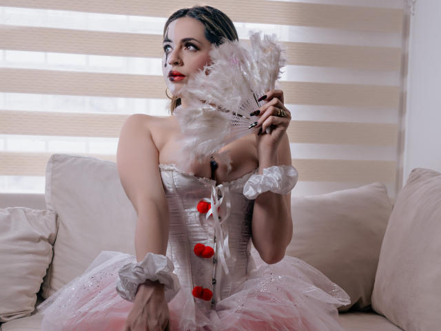 PaulettWatsoon - Live porn &amp; sex cam - 27956477