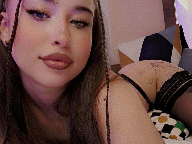 AdacGrey - Live Sex Cam - 27963107