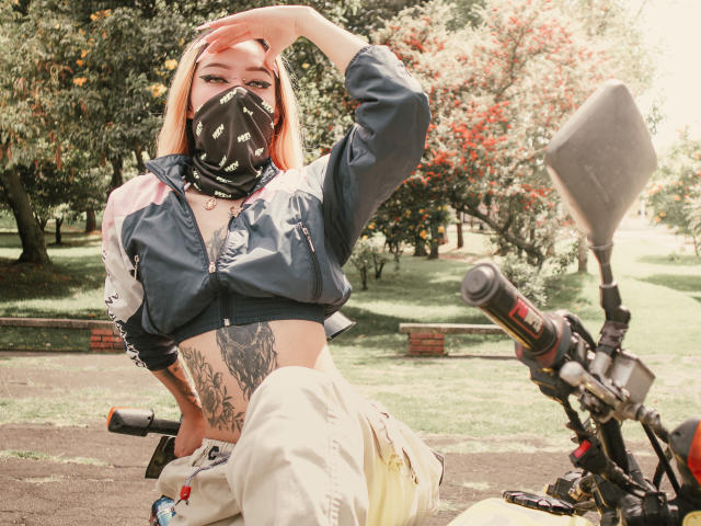 MiaValentine - Live sexe cam - 27970514