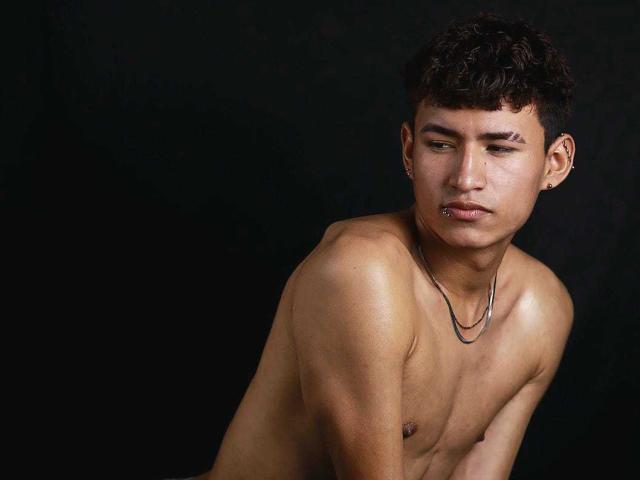 NicolasTorres - Sexe cam en vivo - 27979004