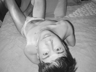 OliverHot69 - Live porn &amp; sex cam - 27981488