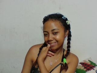 MaliciaQueen - Live sex cam - 27992117