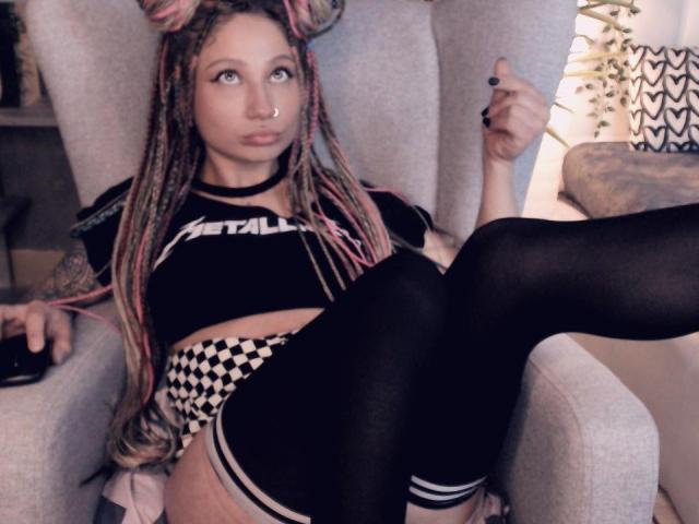 AliceAndCristal - Live sex cam - 27995207