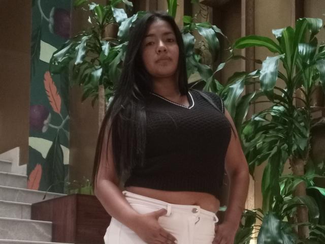 ArianithaXox - Live Sex Cam - 27995678