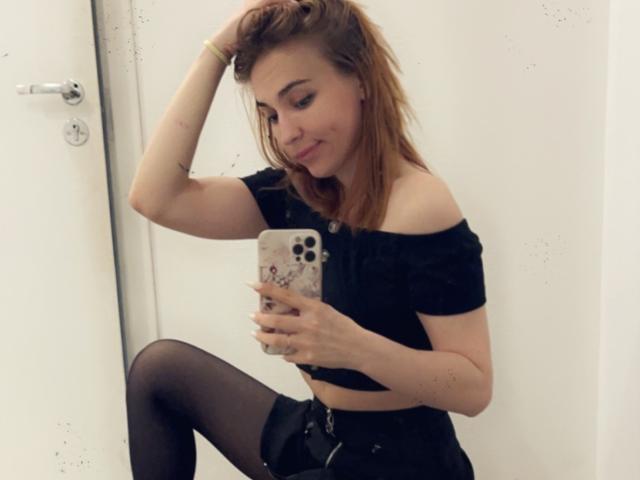 AliceAndCristal - Live sex cam - 27997163