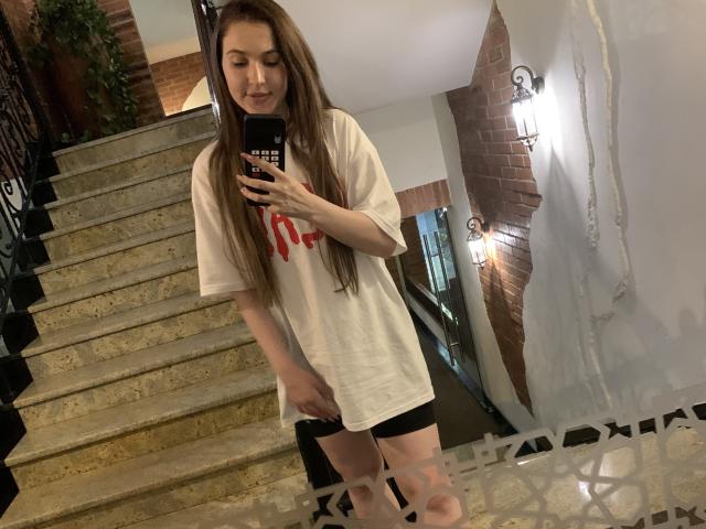 AliceAndCristal - Live sex cam - 27997175