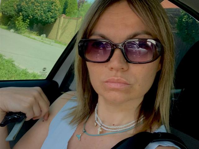 ElizavetaCream - Live porn &amp; sex cam - 27997382