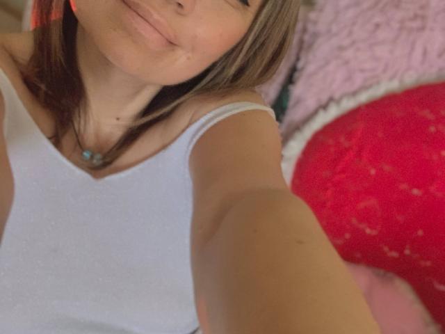 ElizavetaCream - Live porn &amp; sex cam - 27997439