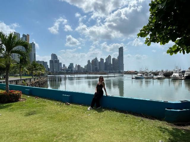 SabrinaDesire - Live porn &amp; sex cam - 27998351