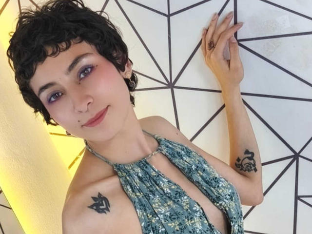 EmilyAllen - Sexe cam en vivo - 27999047