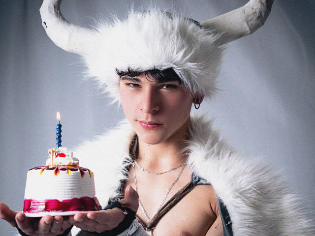 LukeHowlandy - Sexe cam en vivo - 28007567