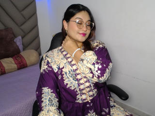 HelueJamil - Live Sex Cam - 28010999