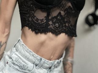 DaneeSoHot - Live Sex Cam - 28021058