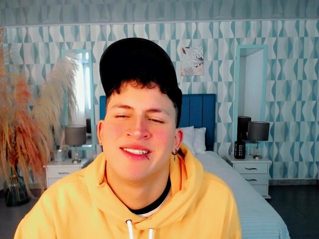 AxelSavage - Sexe cam en vivo - 28021445