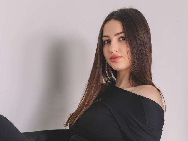 ChristinaBliss - Live sex cam - 28022831