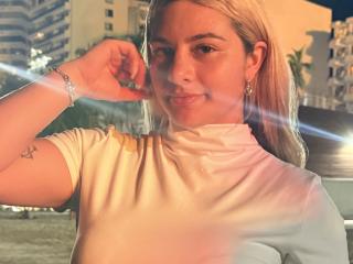 AtheneaRossi - Live porn &amp; sex cam - 28024562