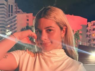 AtheneaRossi - Live porn &amp; sex cam - 28024565