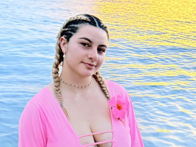 AtheneaRossi - Live sex cam - 28024676