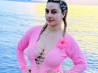 AtheneaRossi - Live sex cam - 28024682