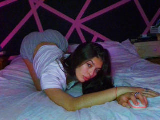 KatieSantana - Live sex cam - 28026227