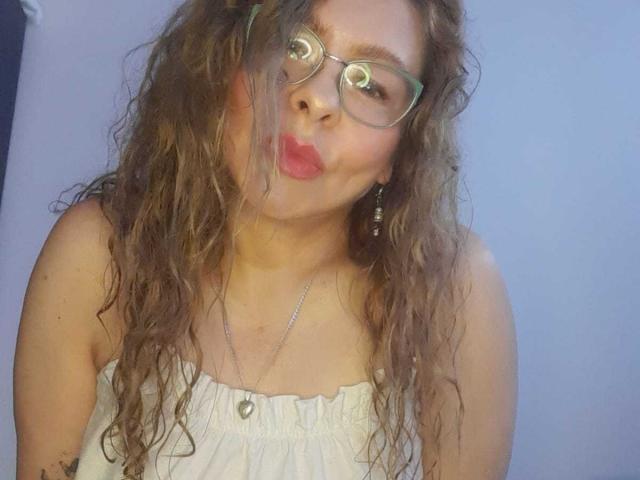 MiaAmoretti - Élő pornó és szexkamera - 28028735