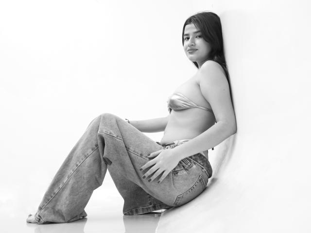 IrisBlair - Live Sex Cam - 28035635