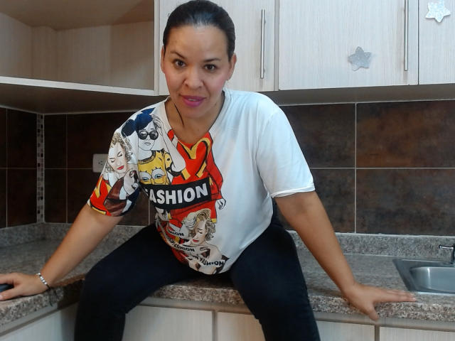 LizethBells - Live sex cam - 28041476