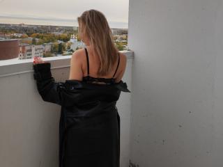 SweetLadyXX - Live sex cam - 28045589